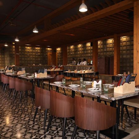 Afc Hotel Indore Extérieur photo