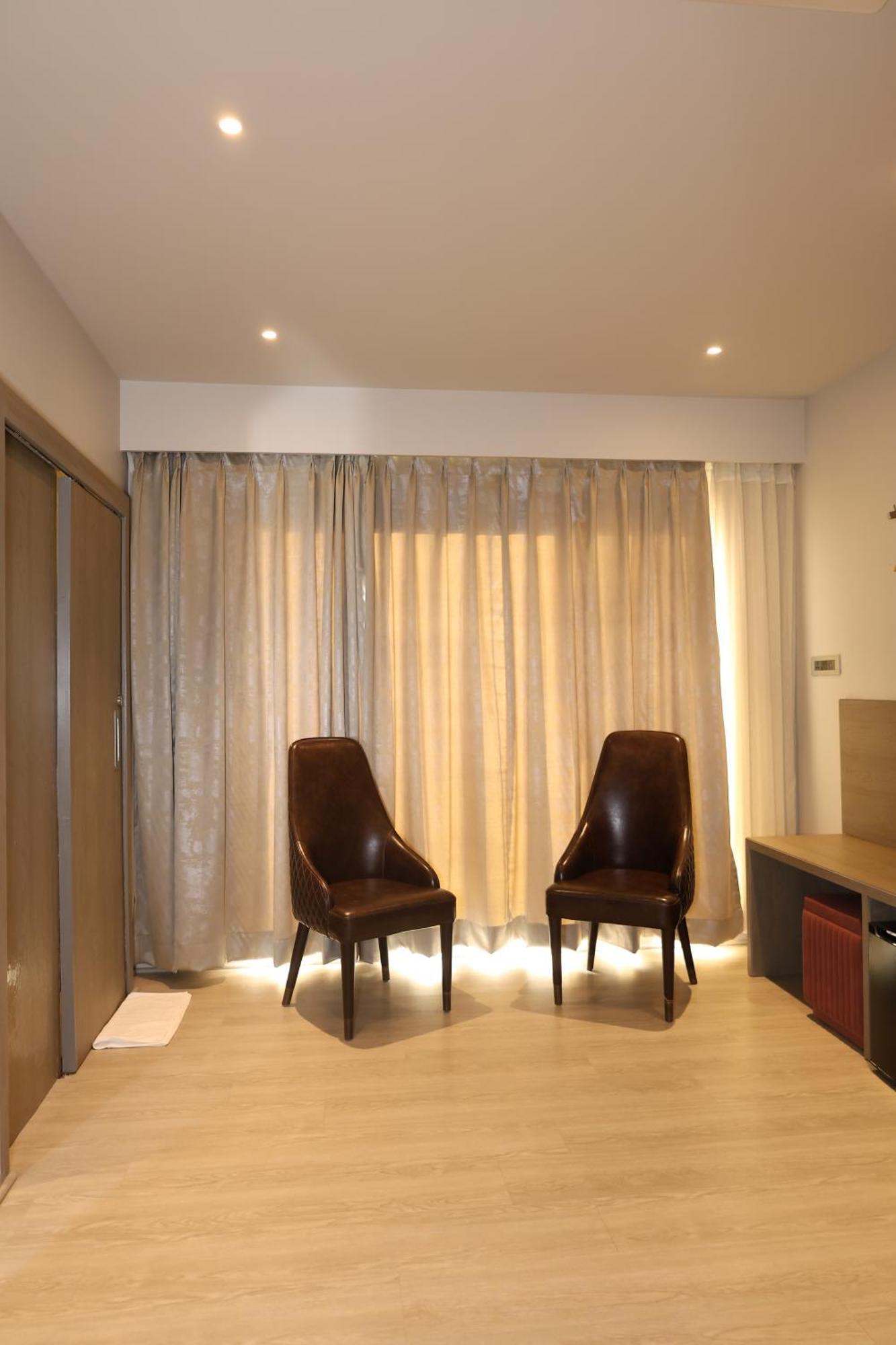 Afc Hotel Indore Extérieur photo