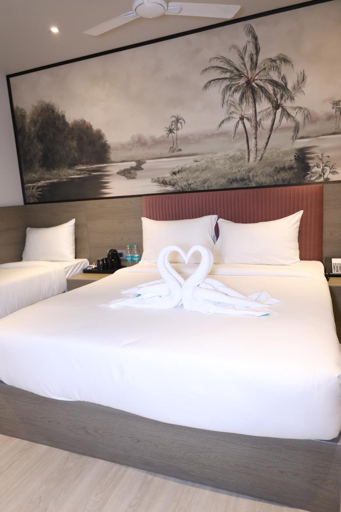 Afc Hotel Indore Extérieur photo