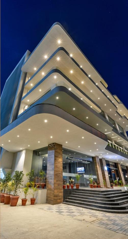 Afc Hotel Indore Extérieur photo
